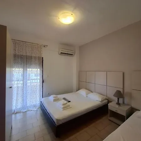 Corali 3* سارتي